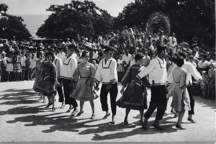 ריקודי עם בחורשת טל, 1963