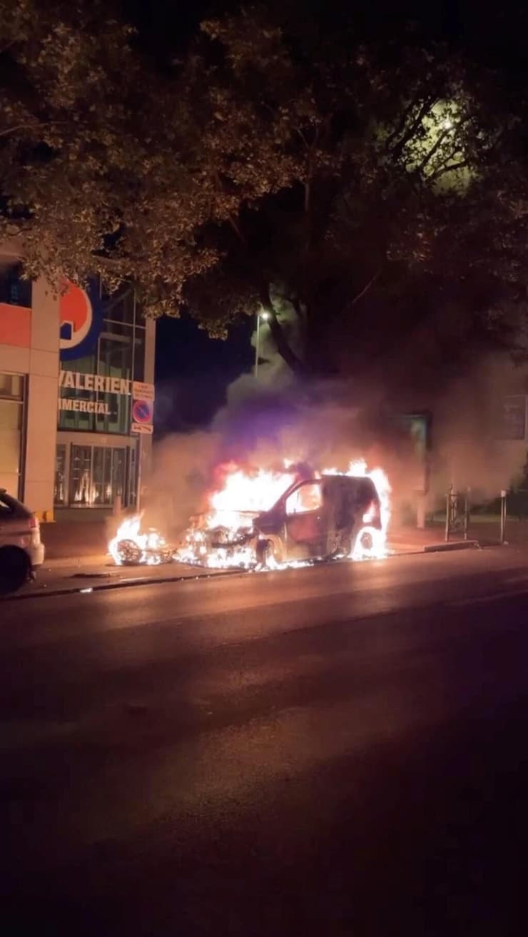 מהומות ב נאנטר פרבר של פריז צרפת בעקבות ירי קטלני של שוטר ב נער בן 17