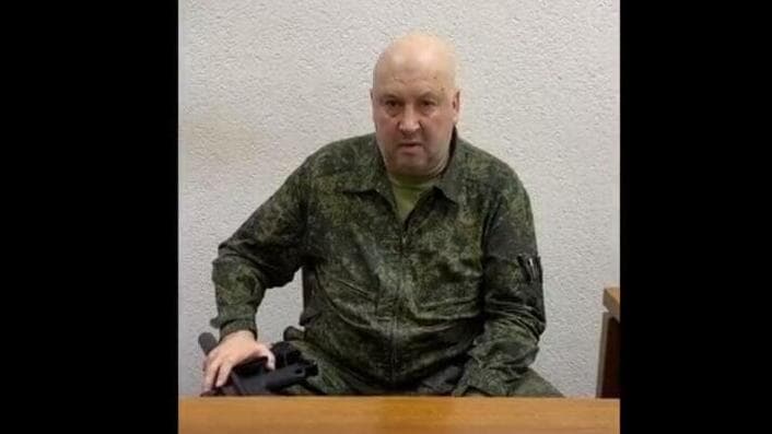 עם ה גנרל בצבא רוסיה סרגיי סורוביקין בסרטון שפרסם בתחילת ה מרד של קבוצת וגנר ובו קרא לעצירתו