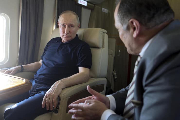 נשיא רוסיה פוטין נפגש עם תומכין במחוז דגסטן בצל מרד 