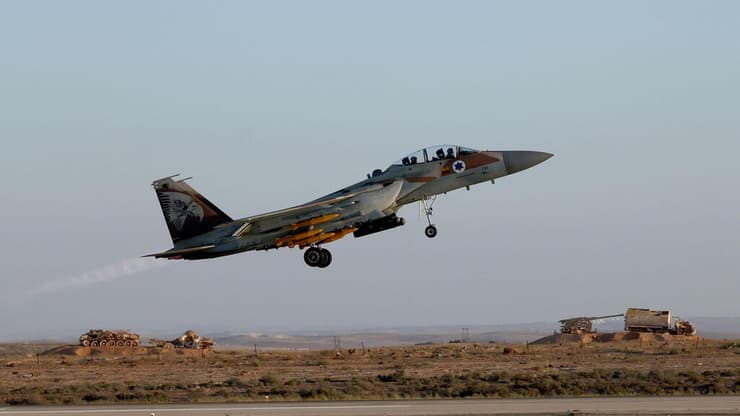 מטוס F-15 של חיל האוויר, מפגן אווירי בסיום קורס טיס