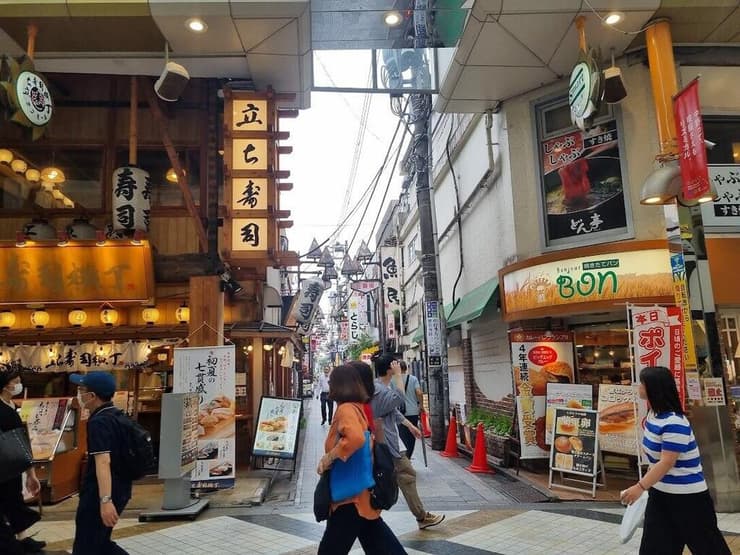 סיור אוכל רחוב בטוקיו 