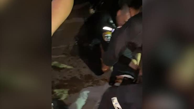 תיעוד ממעצר המפגינים מול ביתו של יואב קיש בהפגנה נגד תיקון חוק המצלמות בהוד השרון