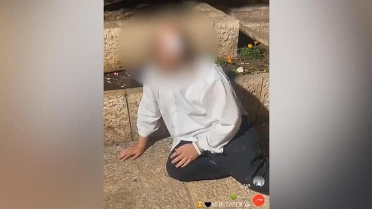 קבוצת צעירים מתעדים את עצמם מתעללים בבחור חרדי בירושלים