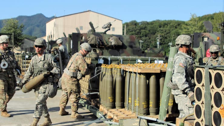 ארצות הברית הודיעה כי היא תספק תחמושת לאוקראינה בפעם הראשונה, כאשר כוחות קייב יתקדמו במתקפה נגדית נגד הכוחות הרוסיים