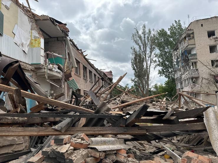 נזקי הפצצה רוסית בית ספר בעיירה אוריחיב מחוז זפוריז'יה אוקראינה