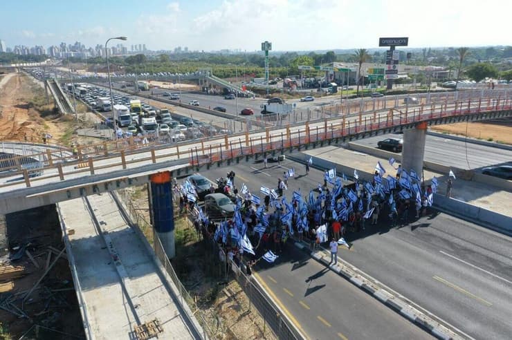 יקום כביש החוף 