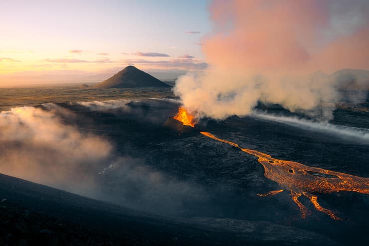התפרצות הר הגעש פאגְרדאלסְפִיאטְלְ  שבאיסלנד