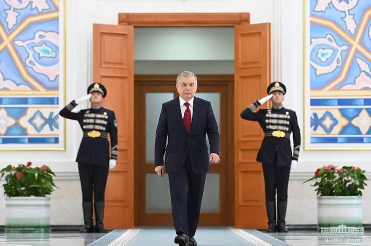 נשיא אוזבקיסטן, שבקט מירזייאיב, אחרי ניצחונו בבחירות