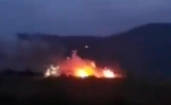 חצי האי קרים שריפה פיצוצים ב בסיס של צבא רוסיה כנראה אחרי תקיפה שביצעה אוקראינה