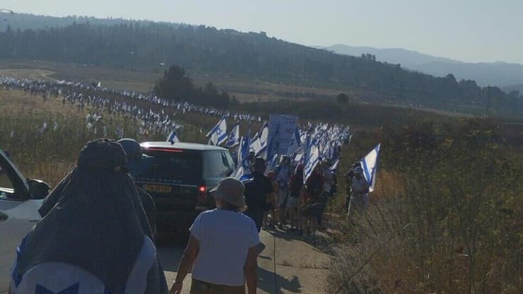 צעדת המחאה נגד המהפכה המשפטית יוצאת מלטרון לירושלים
