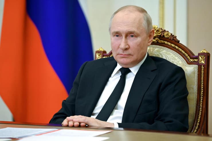 ולדימיר פוטין בשיחה עם המועצה הבטחונית של רוסיה