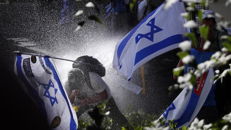 מפגינים ומפגינות בירושלים