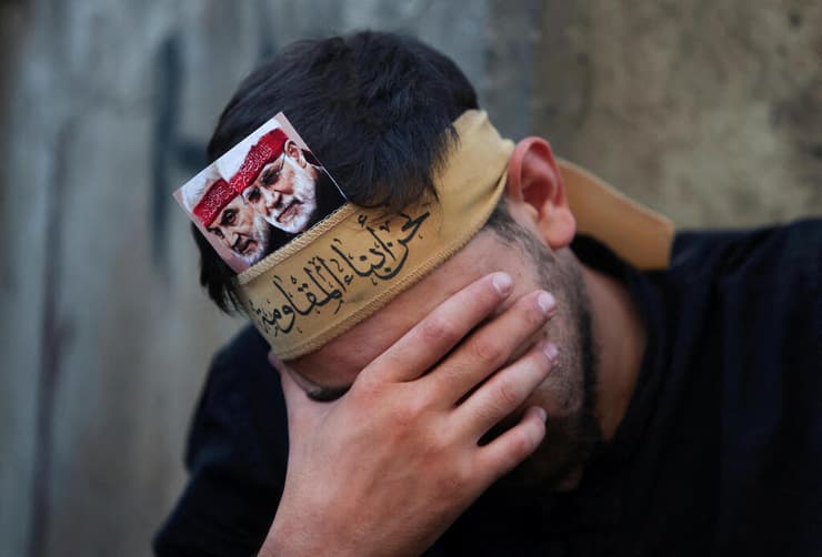 יום העשורא לבנון ביירות טקס אבלות גבר בוכה