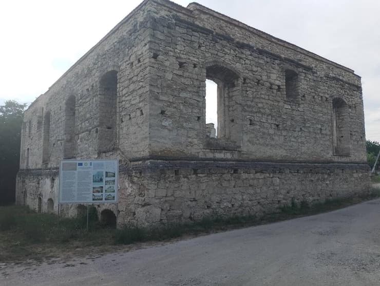 בית הכנסת העתיק ברשקוב