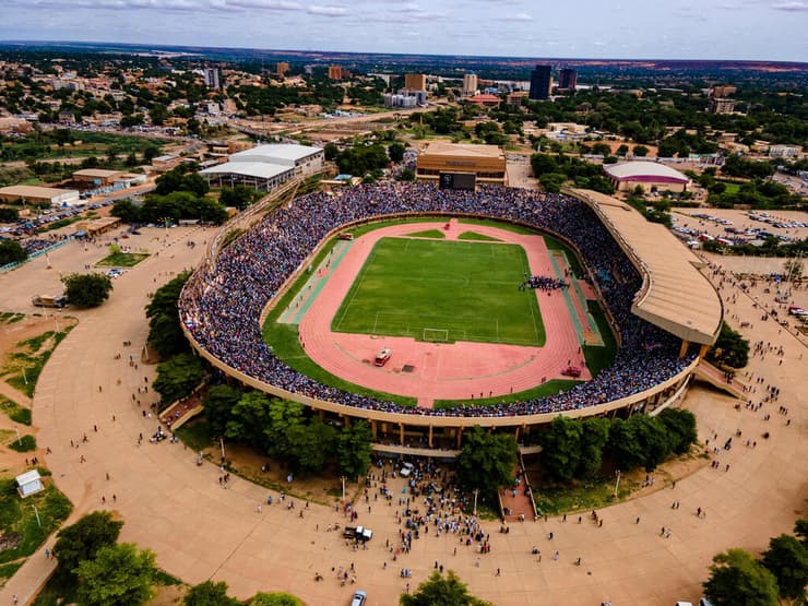 הפגנת ענק שארגן לעצמו צבא ניז'ר באצטדיון בבירה ניאמי כתמיכה ב הפיכה שביצע 6 באוגוסט