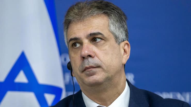 משרד החוץ מסרב להגיב לנושא. השר כהן (צילום: EPA/DUMITRU DORU) שר החוץ אלי כהן מסיבת עיתונאים ב מולדובה