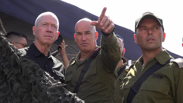 שר הביטחון גלנט בהר דב, סמוך לגבול לבנון: ״אני מזהיר את חיזבאללה ואת העומד בראשו - אל תעשו טעות. לא נהסס להפעיל את כל העוצמה שלנו, ולשחוק כל מטר של חיזבאללה"