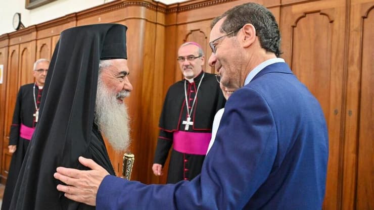 נשיא המדינה יצחק הרצוג ביקור במנזר סטלה מאריס בחיפה
