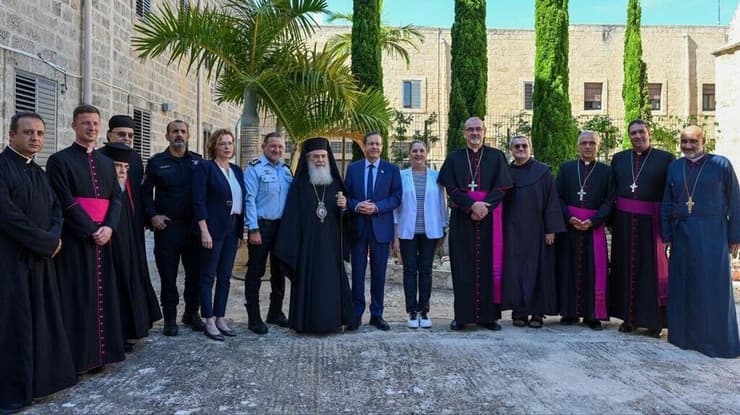 נשיא המדינה יצחק הרצוג ביקור במנזר סטלה מאריס בחיפה