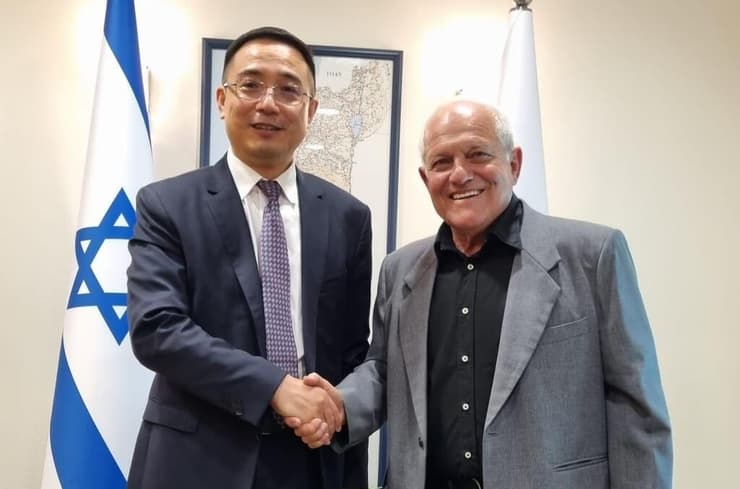 שר התיירות כץ עם השגריר הסיני צאי רון 