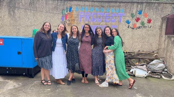 מתנדבות של הסוכנות היהודית שהגיעו לפני שבועיים לגונדר במסגרת פרויקט ״תן״ כדי להפעיל קייטנה לילדי קהילת הממתינים