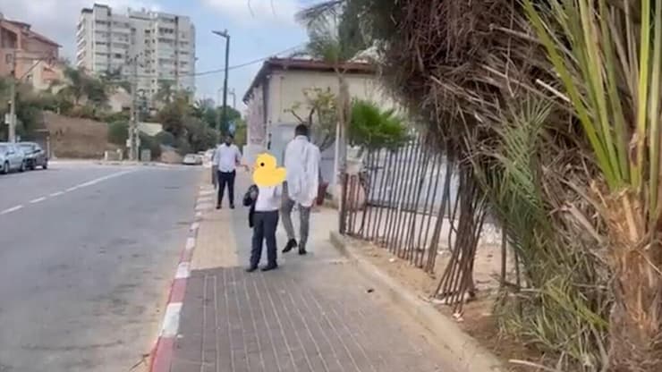 גבר דתי הטיח באישה בהרצליה: "מצלמת יהודים בשבת? תלכי לרוסיה או לגרמניה הנאצית"