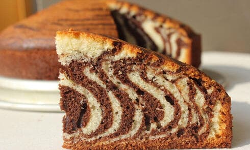 מתכונים עוגה שוקו-וניל בחושה וקלה בדוגמת זברה מהפנטת
