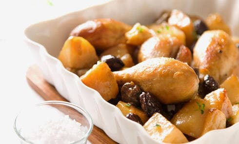 תבשיל עוף עם זיתים ותפוחי אדמה