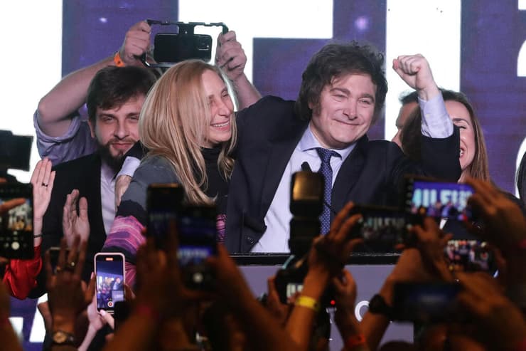 חאבייר מיליי מועמד הימין הקיצוני בבחירות לנשיאות ב ארגנטינה שזכה במקום הראשון בבחירות המקדימות ומוביל כעת במרוץ