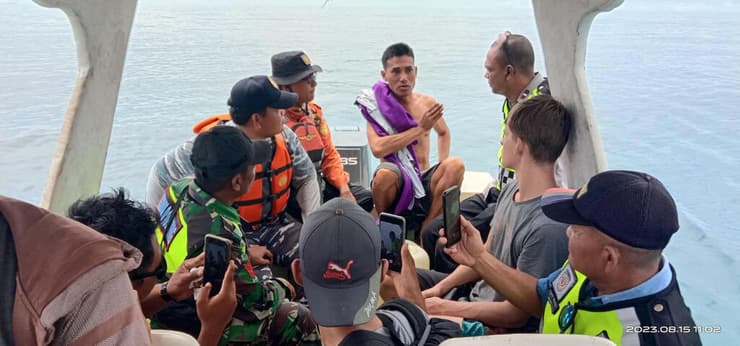 אינדונזיה חיפושים אחרי 4 גולשים אוסטרלים שנעלמו בלב ים