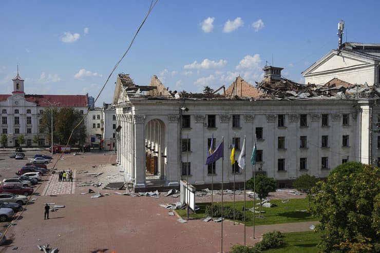 מתקפת טילים רוסית בעיר צ'רניהיב ב אוקראינה
