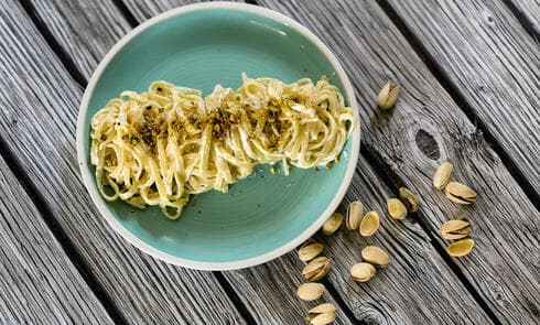 פסטה בקרם גבינת עזים ופיסטוק