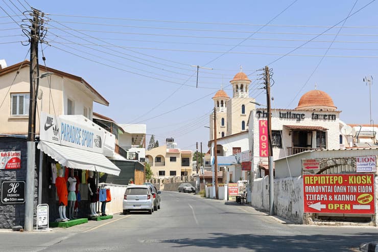 הכפר פיילה באזור החיץ של קפריסין