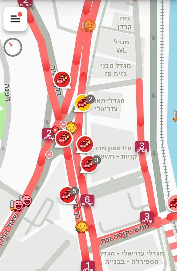 עומסים כבדים בצומת עזריאלי בתל אביב