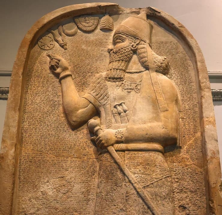 פסלו של אשורנצירפל השני, מלך האימפריה האשורית החדשה בשנים 883 עד 859 לפנה"ס