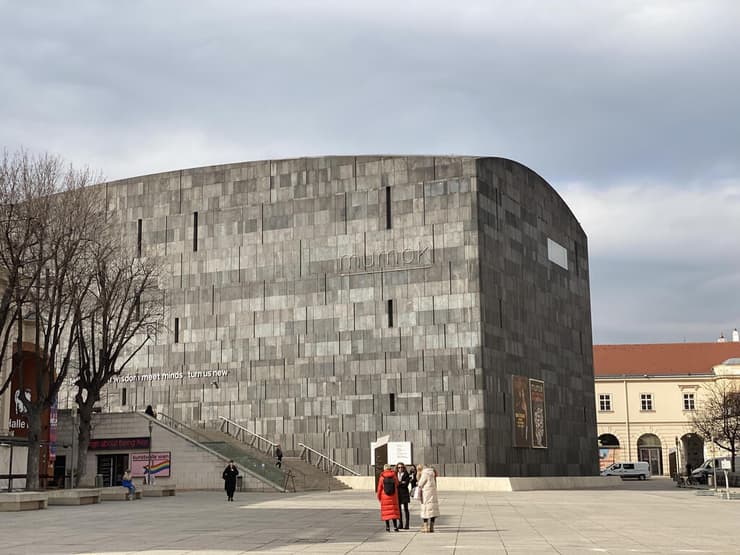 מוזיאון מומוק ברובע המוזיאונים של וינה