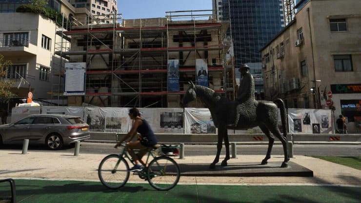 השיפוץ בבית העצמאות ברחוב רוטשילד, תל אביב