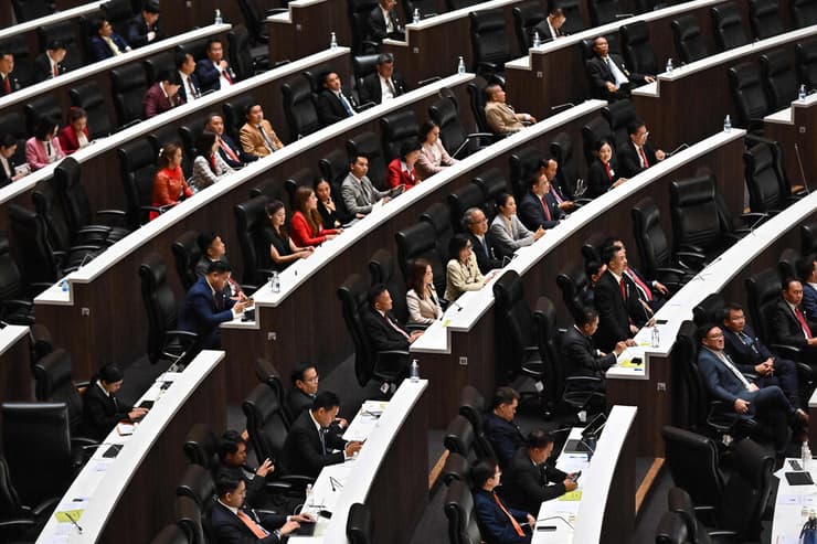 פרלמנט ב תאילנד הצבעה על ראש ממשלה חדש
