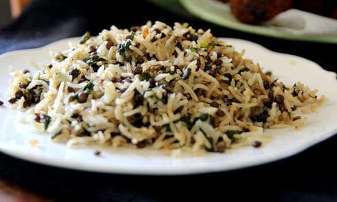 אורז עם תרד ועדשים שחורות