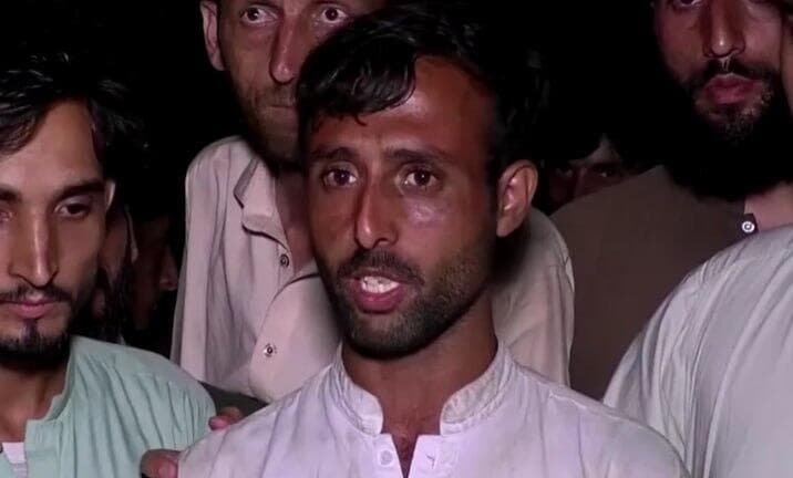 פקיסטן סהיב חאן חילץ את הנוסעים מ קרון ה רכבל ש נתקע