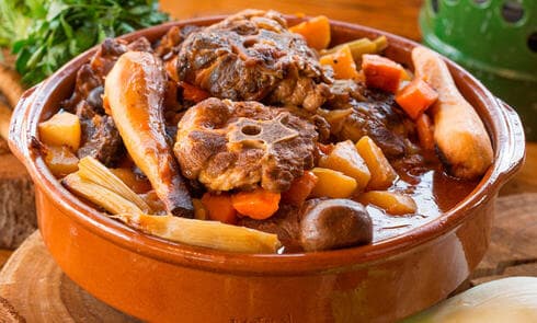 קדרת צוואר טלה עם ירקות שורש, שומר ולימון פרסי 