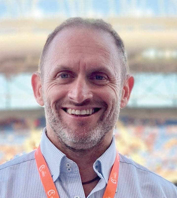 פרופ' גל דובנוב רז, מנהל מרפאת ספורט ואורח חיים בריא בילדים והמכון הלאומי לרפואת ספורט, המרכז הרפואי שיבא תל השומר 