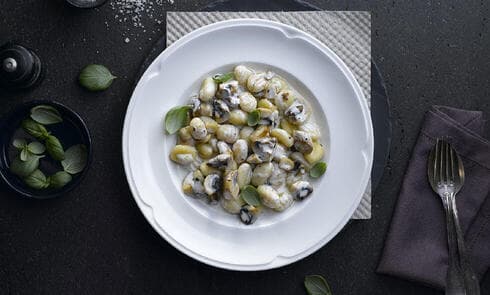 ניוקי לפסח ברוטב שמנת-פטריות