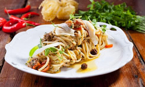 פסטה עם טונה ועגבניות מיובשות