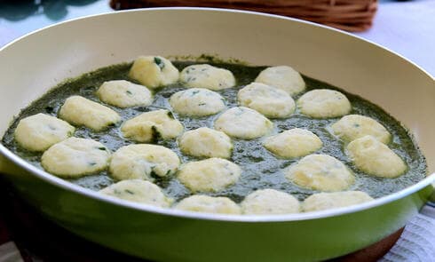 כופתאות ריקוטה ברוטב כרשה ותרד