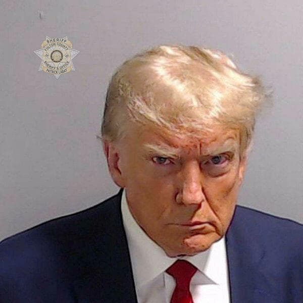 תמונת המעצר של דונלד טראמפ
