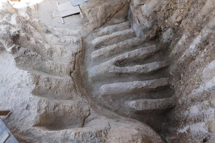 כמה מהתעלות הצפוניות שנחשפו בעיר דוד