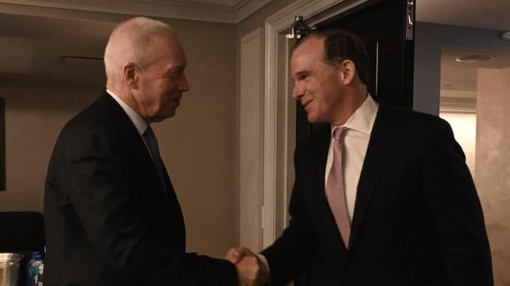 שר הביטחון יואב גלנט נפגש עם שליח הממשל האמריקני למזרח התיכון ברט מקגורק ועם עוזרת שר החוץ האמריקני ברברה ליף