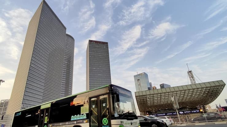 מגדלי עזריאלי. צוין כי הם ליד הקריה (צילום: נועם ריין) מגדלי עזריאלי. צוין כי הם ליד הקריה